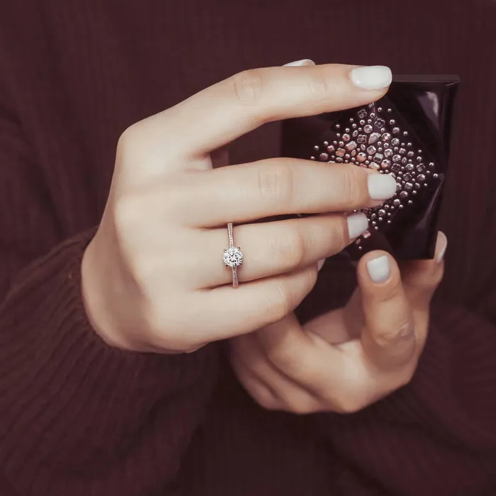 BERRICLE Rings Solitaire 1ct CZ Ring in Rose Gold Plated Sterling Silver