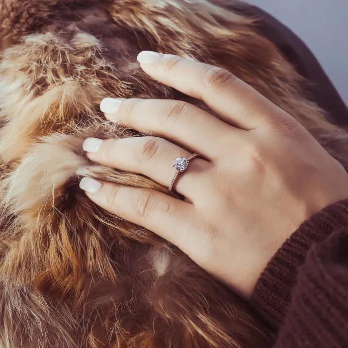 BERRICLE Rings Solitaire 1ct CZ Ring in Rose Gold Plated Sterling Silver