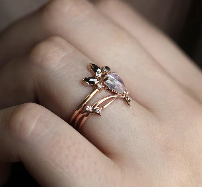 Rings capucinne PearCut Moonstone Ring With Twig And Diamond Buds