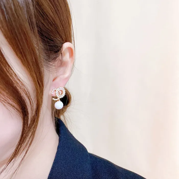 Pearl and Circle Design Earrings Refined by AnnaKaci Earrings Pearl and Circle Design Earrings Refined by AnnaKaci Earrings