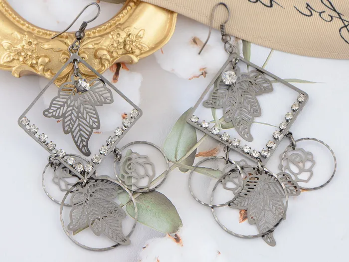 Alilang Bronze Flower And Leave Designed Dangle Earrings Earrings Alilang Bronze Flower And Leave Designed Dangle Earrings Earrings